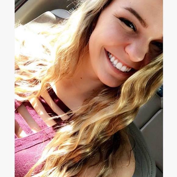 Meet your Posher, Emily - Picture 1 of 1